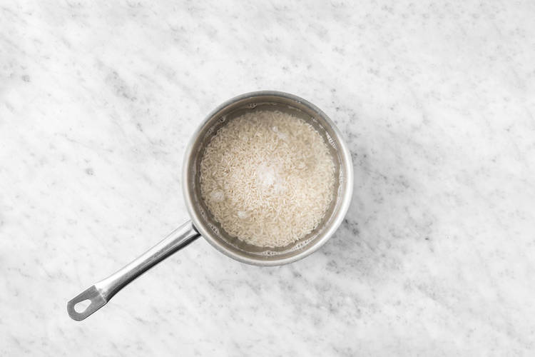 Cook the garlic rice