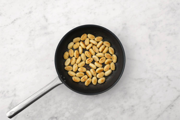Cook the gnocchi