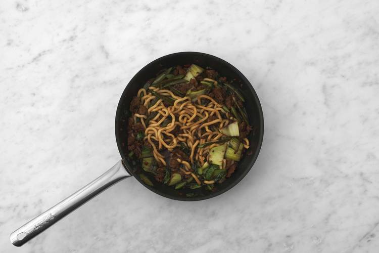 Coat the Noodles