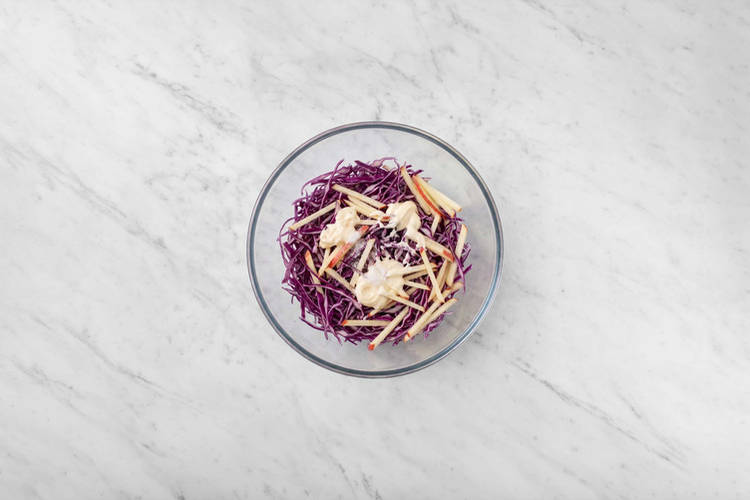 Gör kålsallad