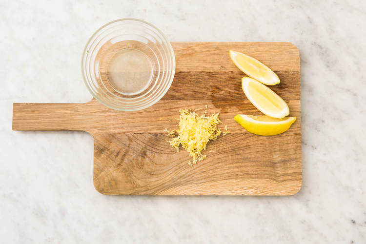 Préparer la sauce et la vinaigrette