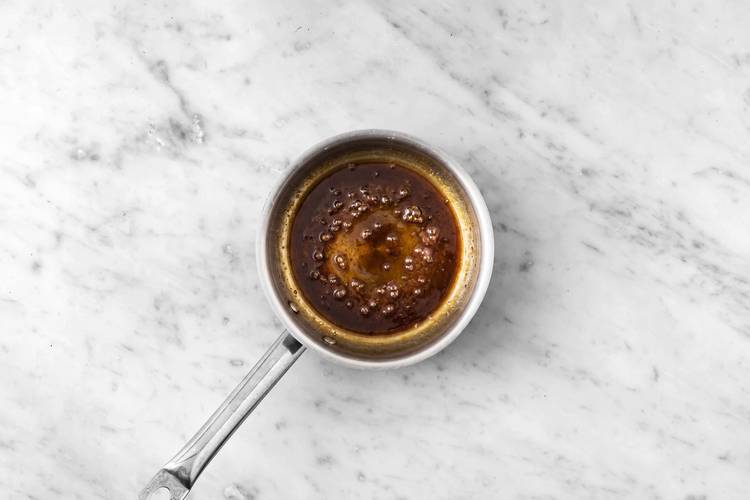 Préparer le glaçage balsamique