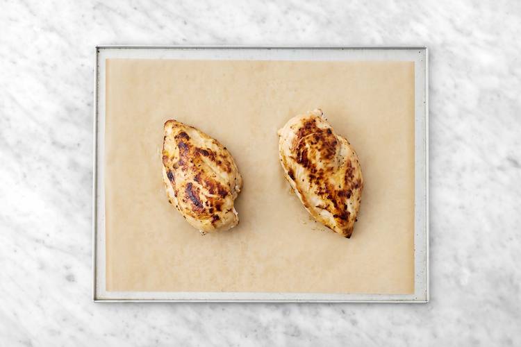 Saisir et rôtir le poulet