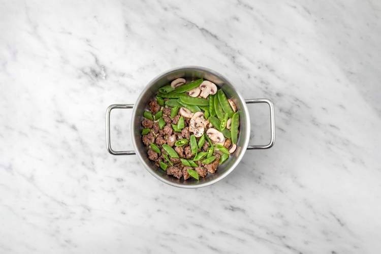 Cuire le bœuf et les légumes