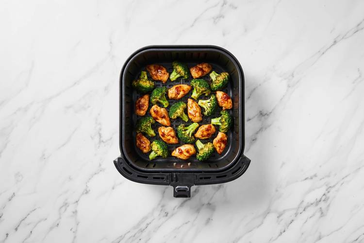 Cuire le brocoli et le poulet