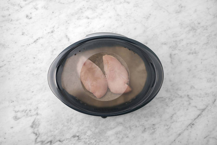 Reis, Gemüse und Pouletbrust dampfgaren