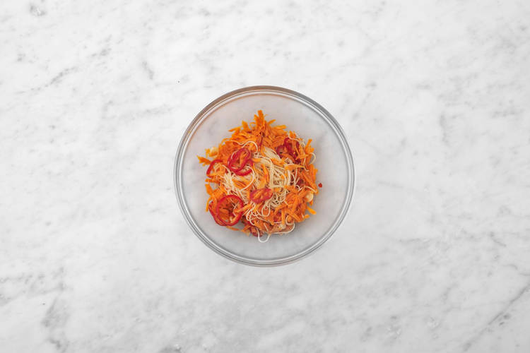 Salat marinieren