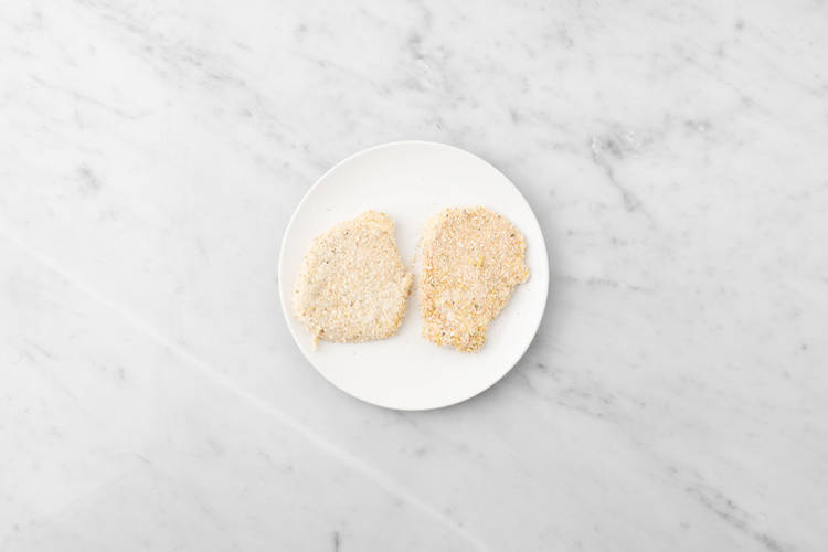 Schnitzel panieren