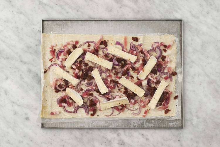 Flammkuchen belegen