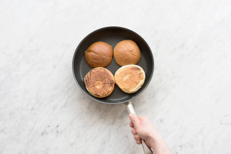 Buns toasten