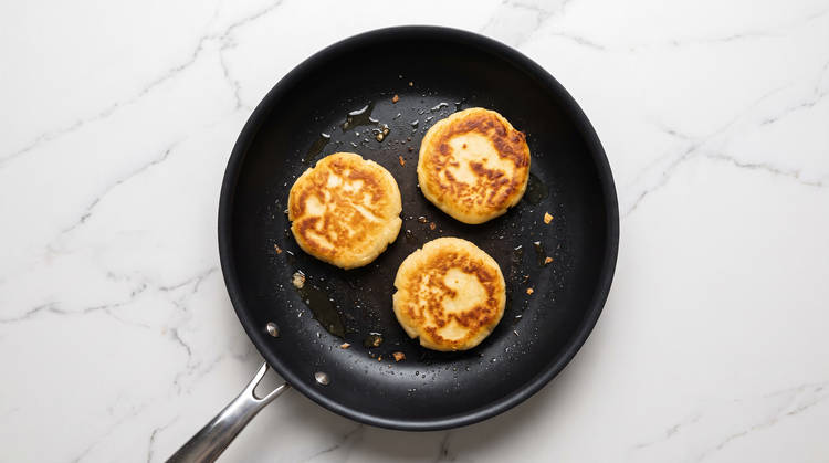 Fry Arepas
