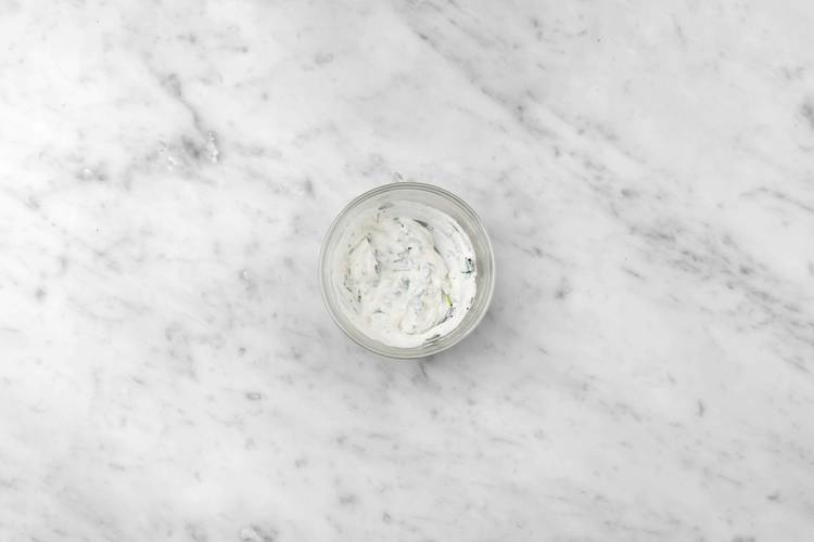 Finish curry and make yogurt sauce
