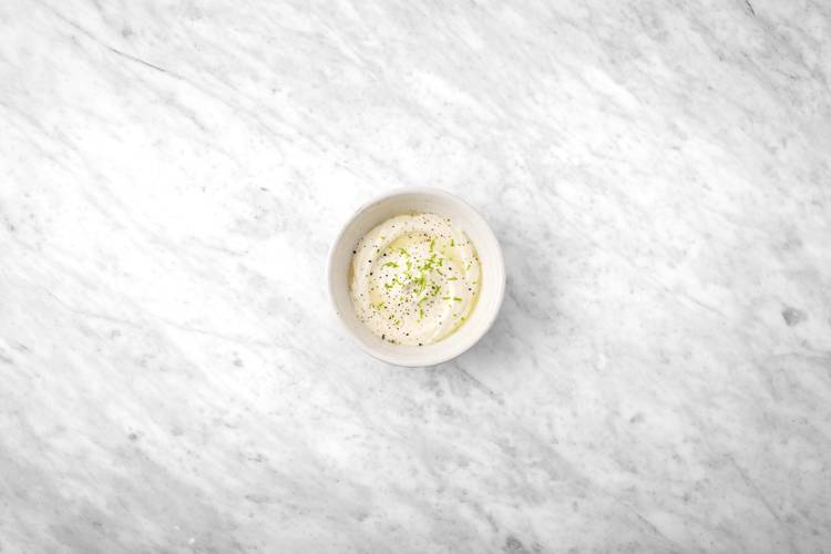 Make lime crema