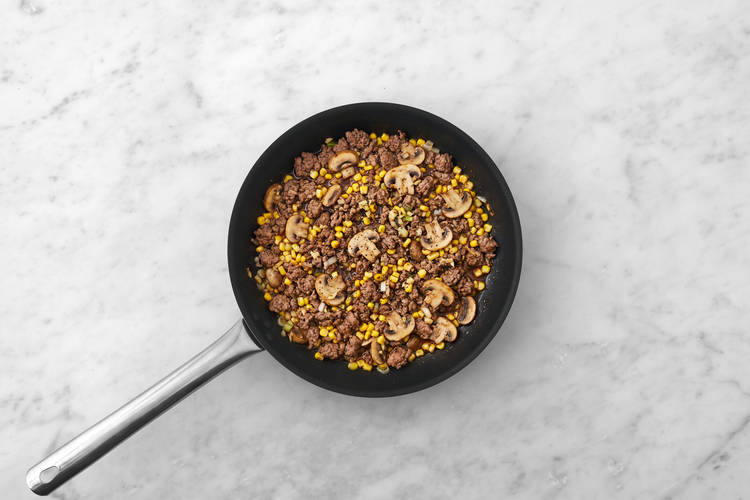 Cuire les légumes et le bœuf