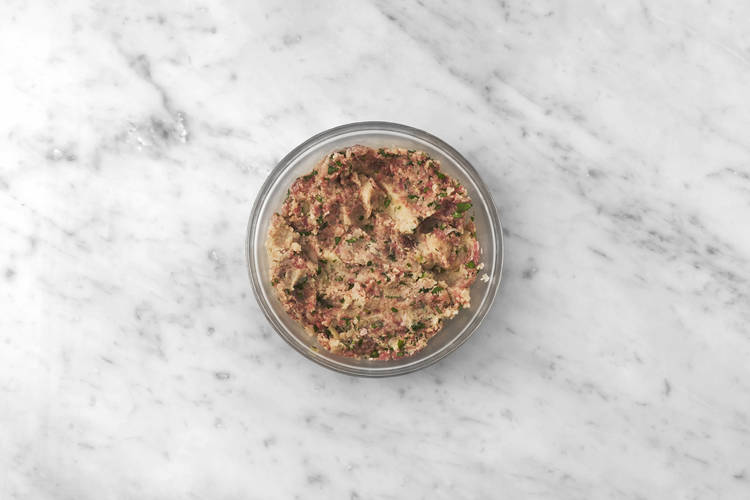 Make the kibbeh mixture