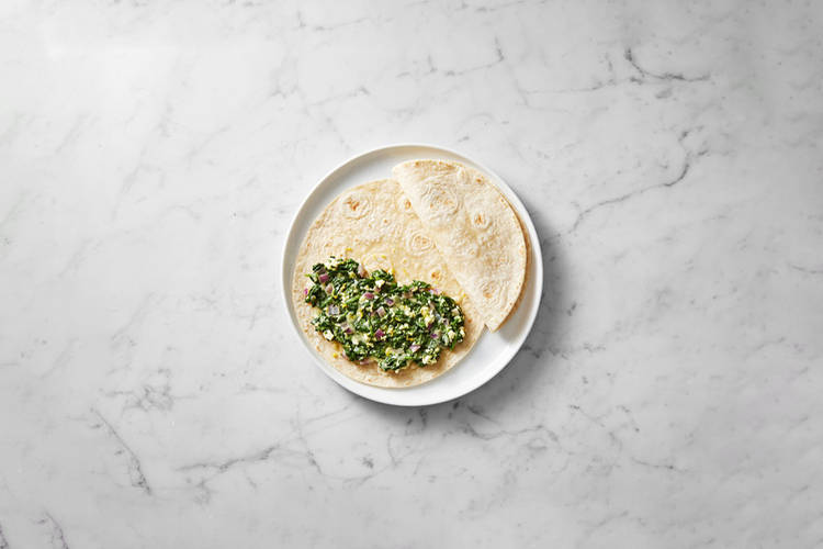 Cook the gözleme