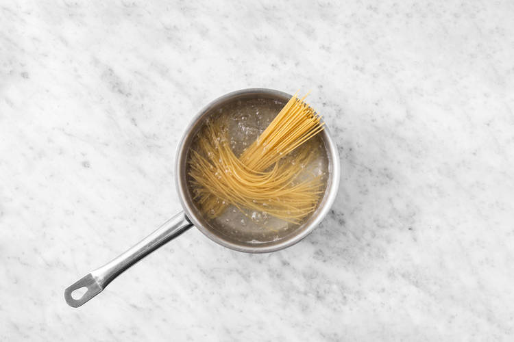 Cook the spaghetti
