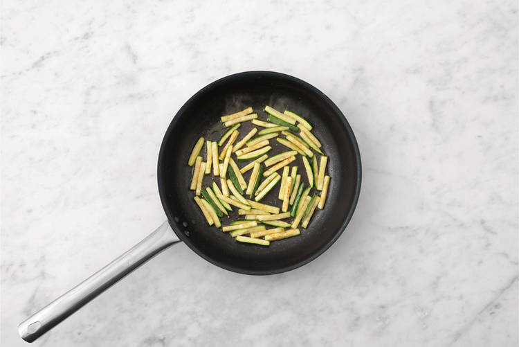 Cook the zucchini 