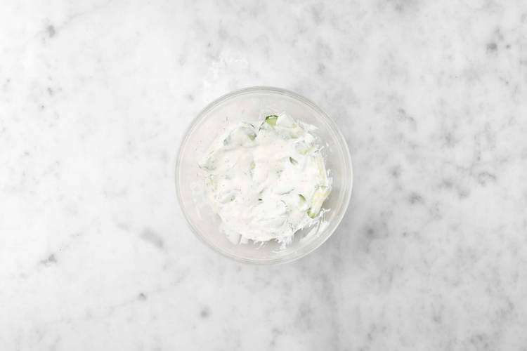 Für den Gurkensalat