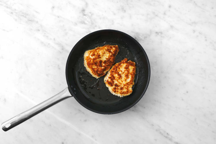 Hähnchenfilets braten