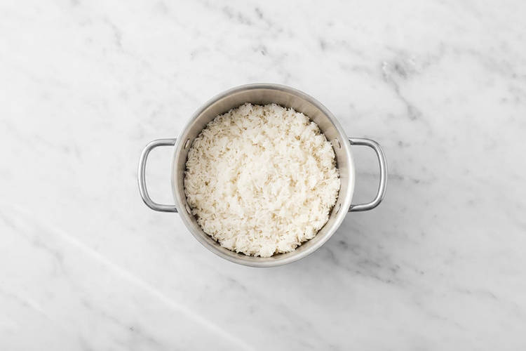 Cook the rice 