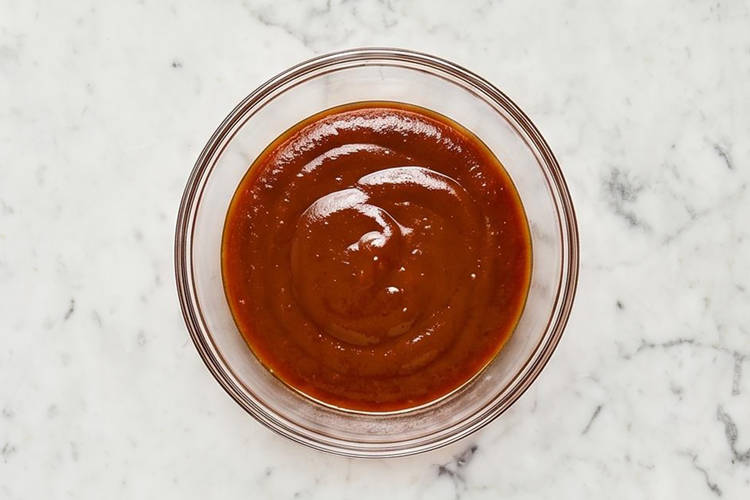 Préparer et mélanger la sauce