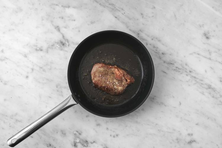Cuire les steaks
