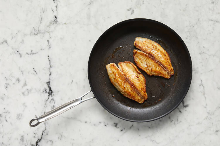 Pan-fry salmon and start stew
