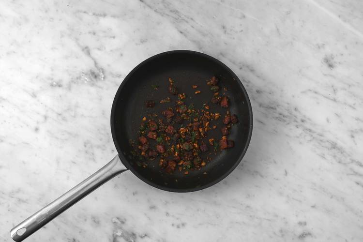 Chorizo anbraten