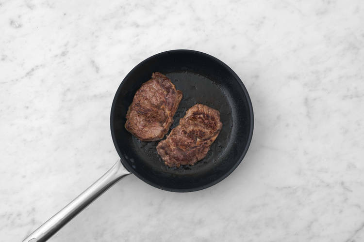 Steaks braten