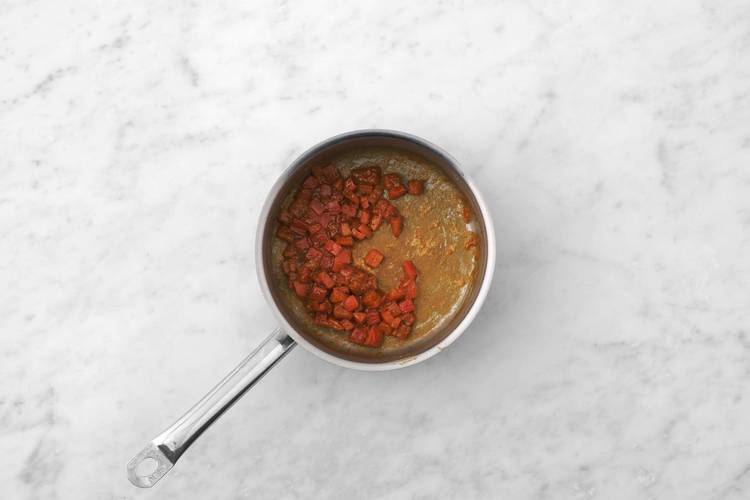 Make tomato chutney