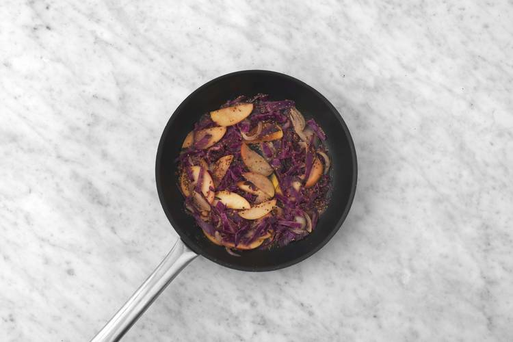 Cuire les légumes et la sauce