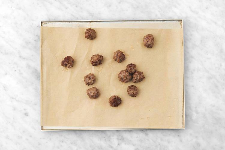 Préparer et cuire les boulettes