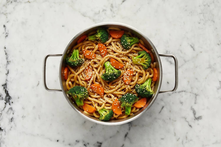 Cook udon noodles