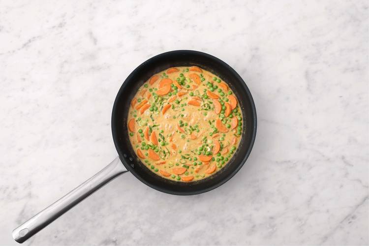 Cuire les légumes et préparer la sauce
