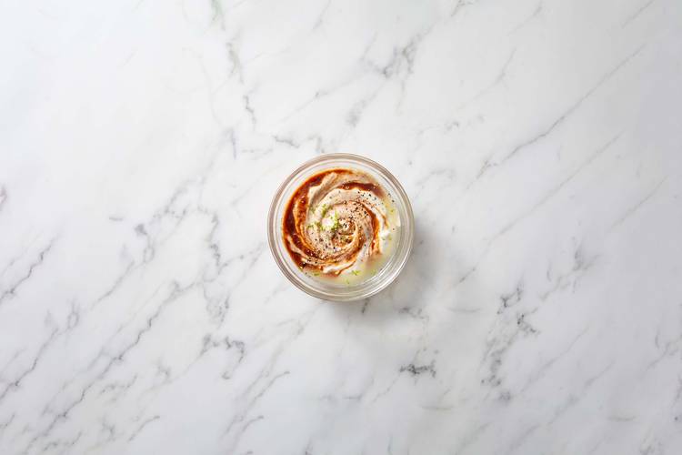 Préparer la sauce crémeuse au chipotle