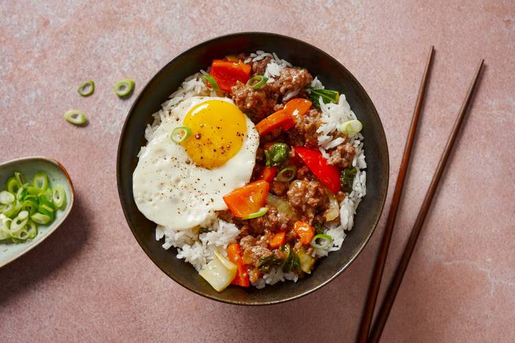 Commencer le sauté de bœuf et de légumes