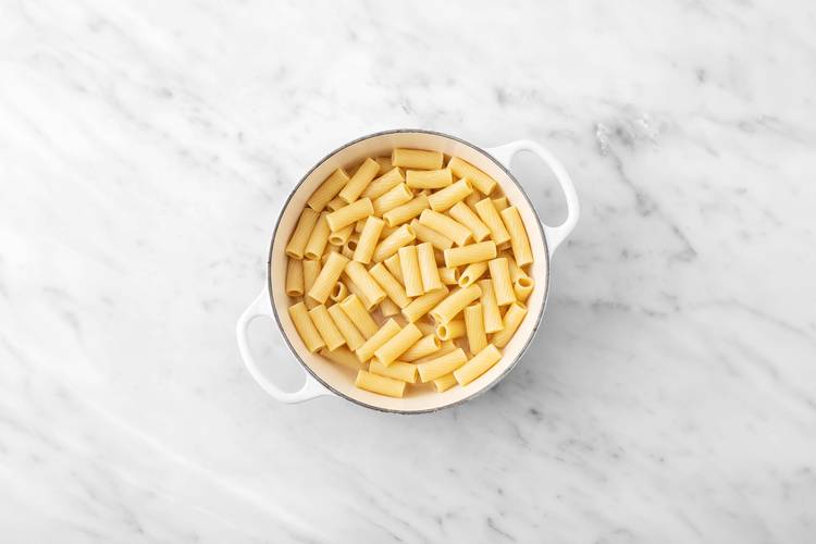 Cook rigatoni