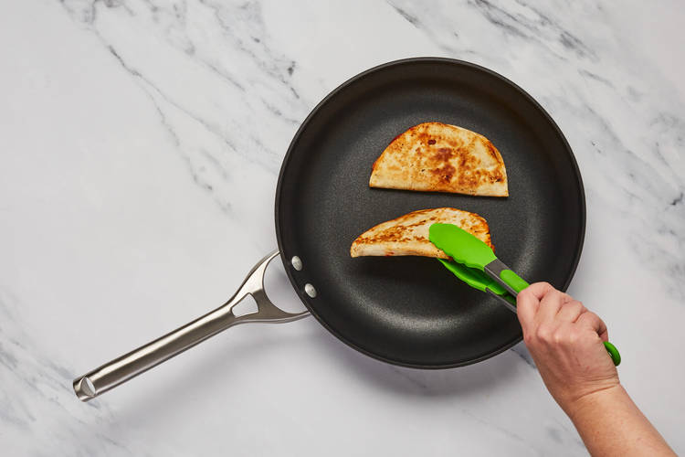 Cook Pizza-Dillas