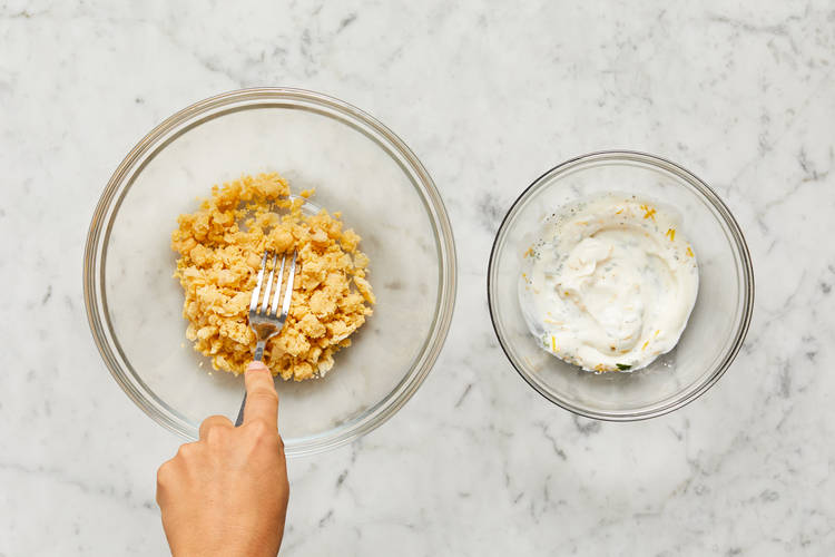 Make Sauce & Mash Chickpeas