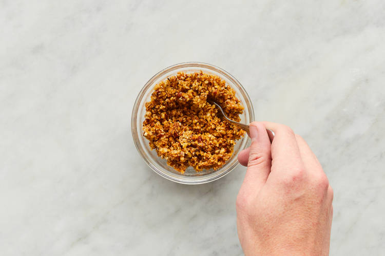 Make Pecan Topping 