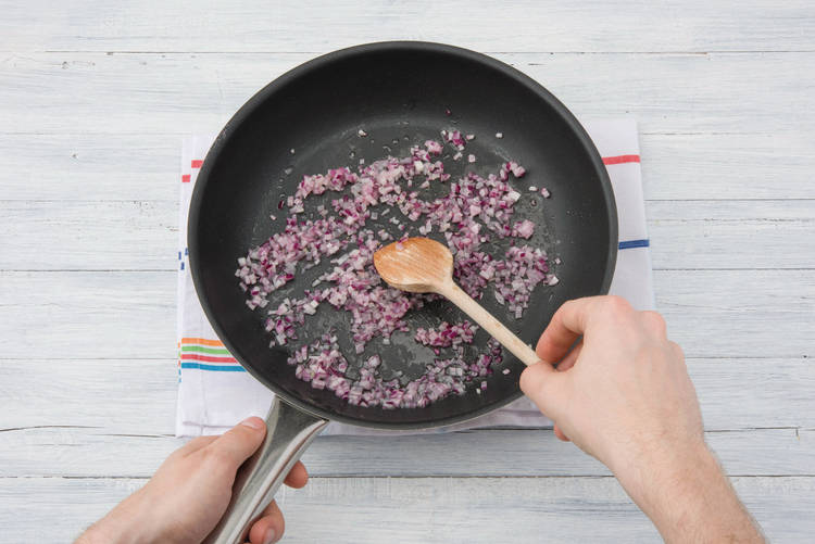 MAKE THE BEETROOT RELISH