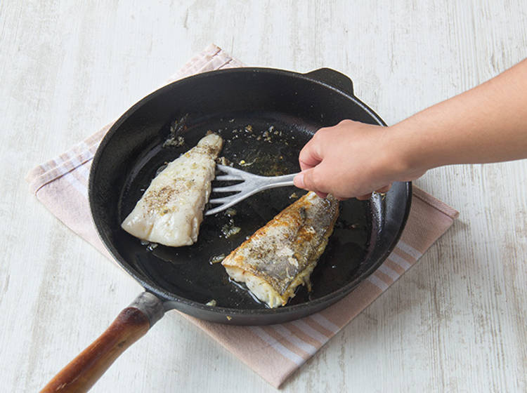 Fry the fish