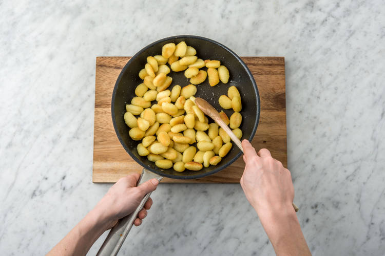 Fry the gnocchi
