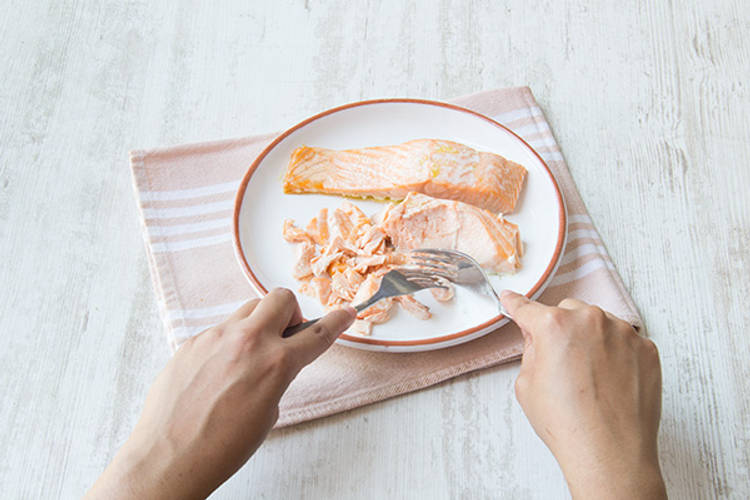 Flake into bite-sized pieces