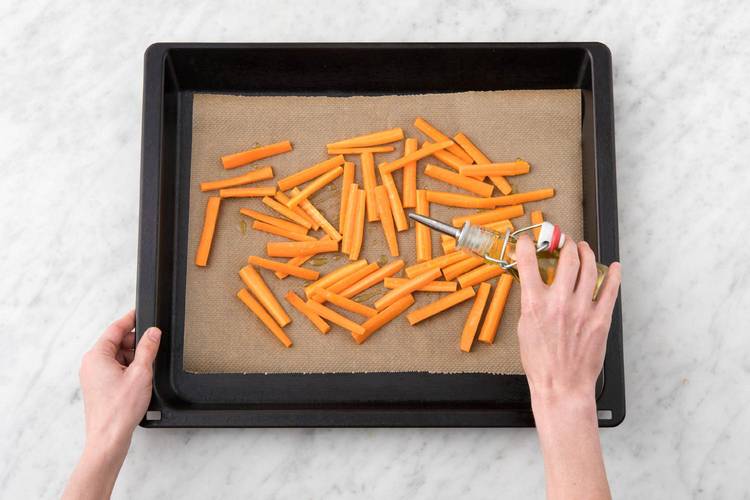 Ofen-Karotten-Sticks vorbereiten