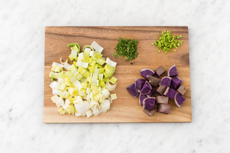 Prepare veggies.