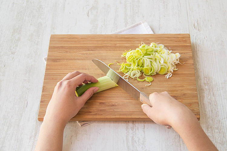 Finely slice the leek