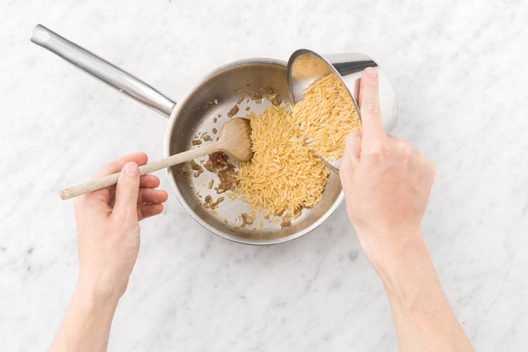 Ajouter l'orzo.