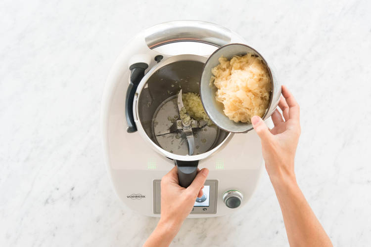Sauerkraut zugeben